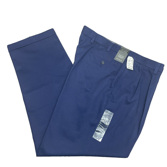 NWT Jos A Bank Traveler Pants Men Fits 40x31 Navy Chinos Pleated Comfort Stretch - Picture 1 of 7